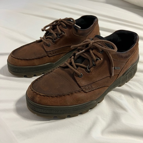 Ecco Track 2 
Size 44
Lightly worn - Picture 1 of 4